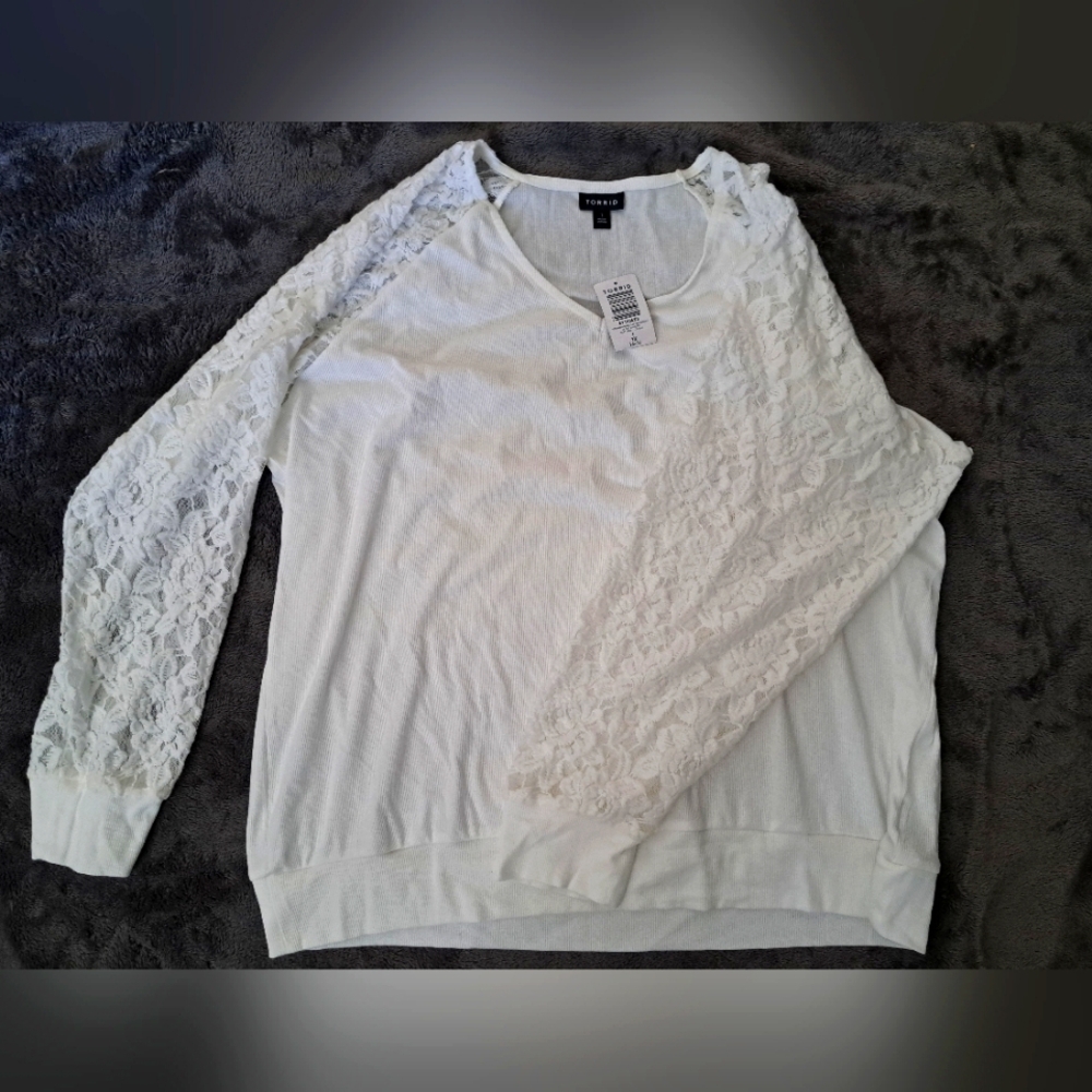 Torrid 1x NWT sweater